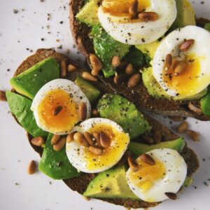 A great way to start off the morning or even a light snack is with these divine poached eggs, avocado on toast and chilli flakes.